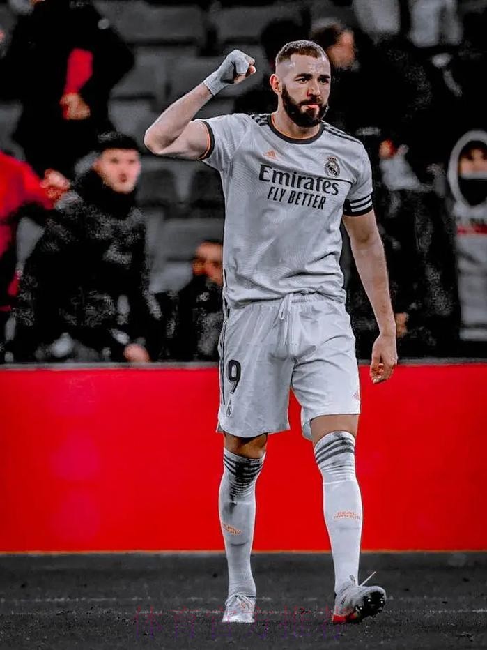 皇马感觉本泽马心思在别处 沙特邀请让他对未来动摇 皇马感觉本泽马心思在别处 沙特邀请让他对未来动摇